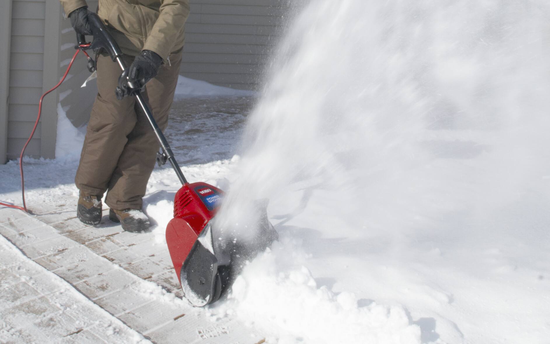 Razor blade outlet snow shovel